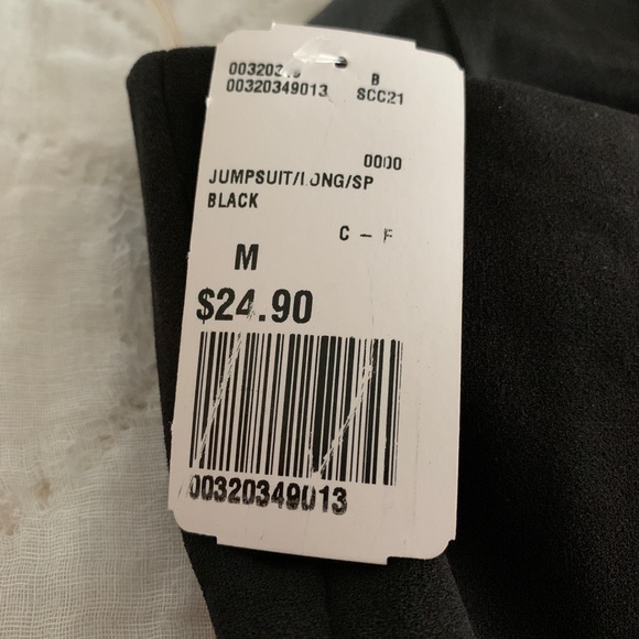 Black Jumpsuit 🖤 - Picture 8 of 8